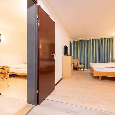 Hotel Lungwah 3*